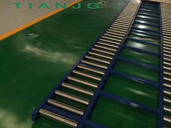 車間物料運輸太麻煩怎么辦？那就用滾輪輸送線