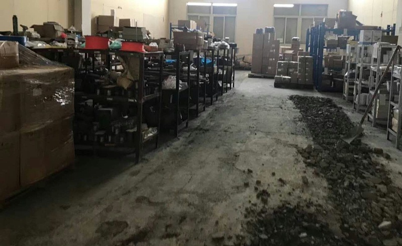 臟亂差的倉(cāng)儲(chǔ)車間