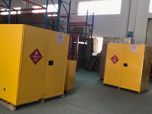 酒精安全柜，鍍鋅層板有何用意？【天金岡】