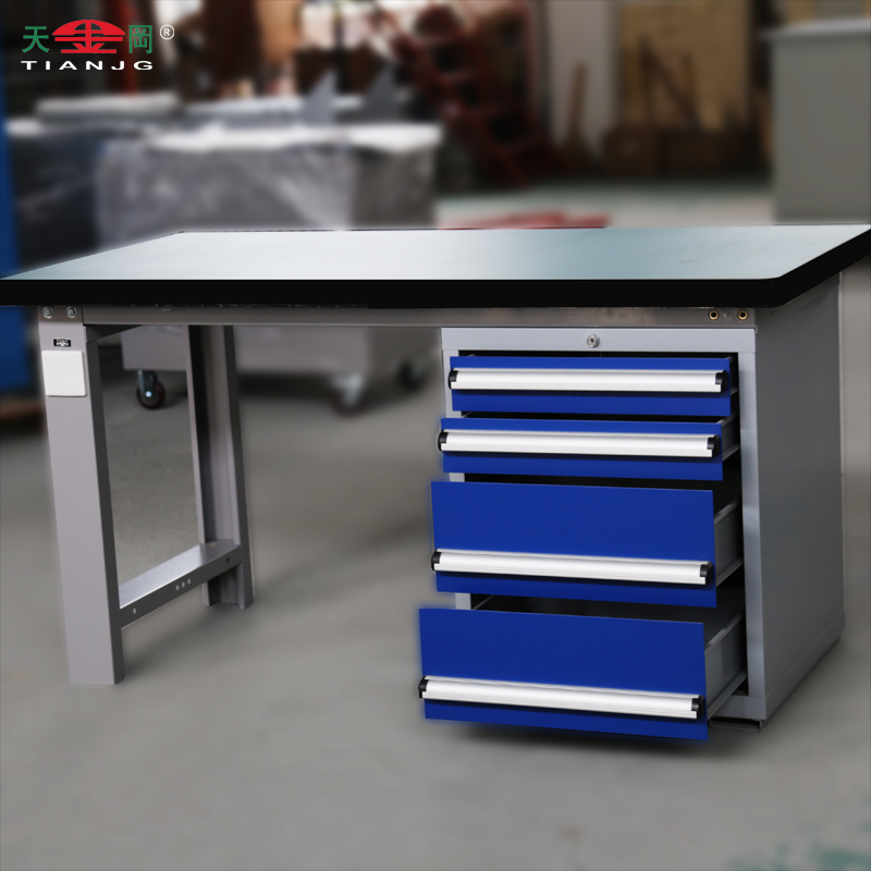 重型鉗工臺(tái)