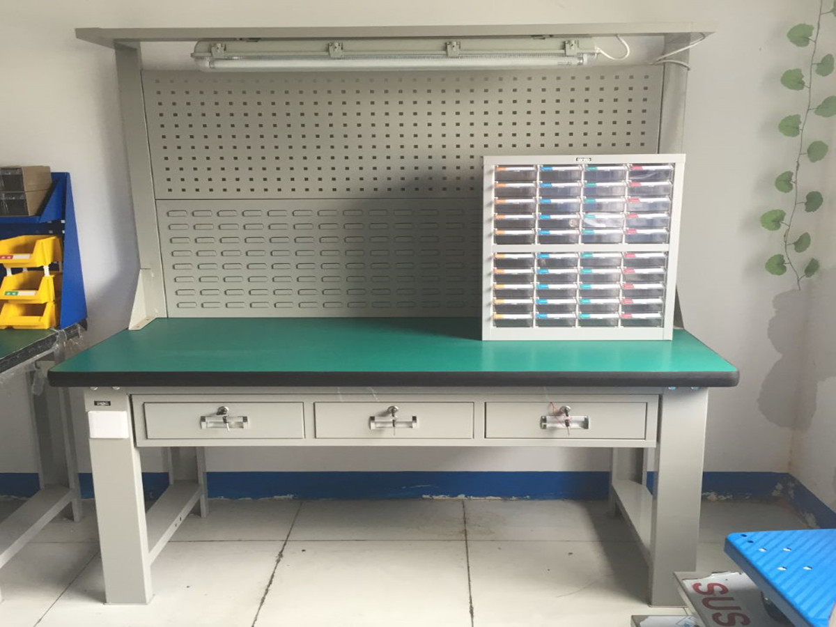 鉗工臺(tái)，為車間提供一站式服務(wù)【天金岡】