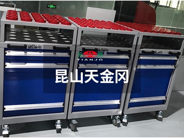 您還在為找不到工具柜生產(chǎn)廠家煩惱嗎，來(lái)天金岡解決煩惱！