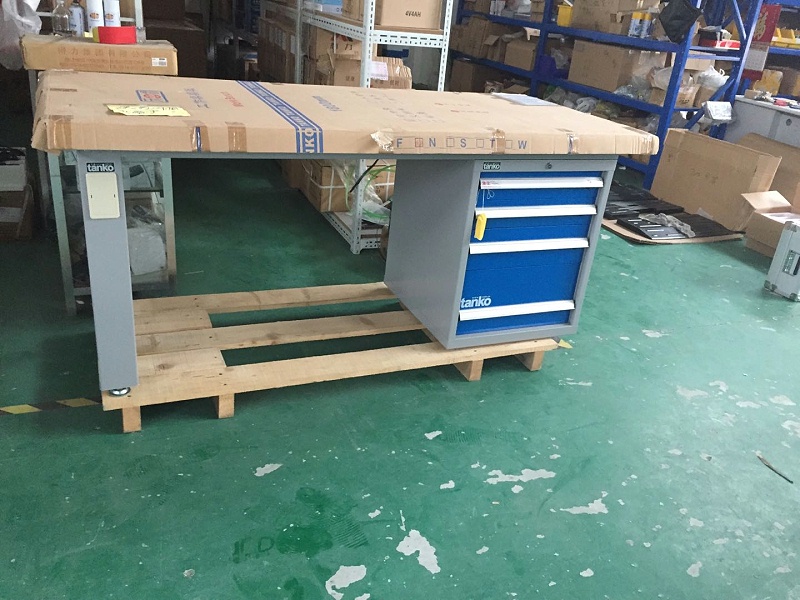 鉗工臺桌調平螺桿