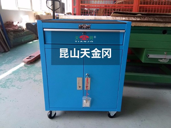 鉗工工具柜價(jià)格怎么樣，怕買(mǎi)貴選直銷(xiāo)廠家！